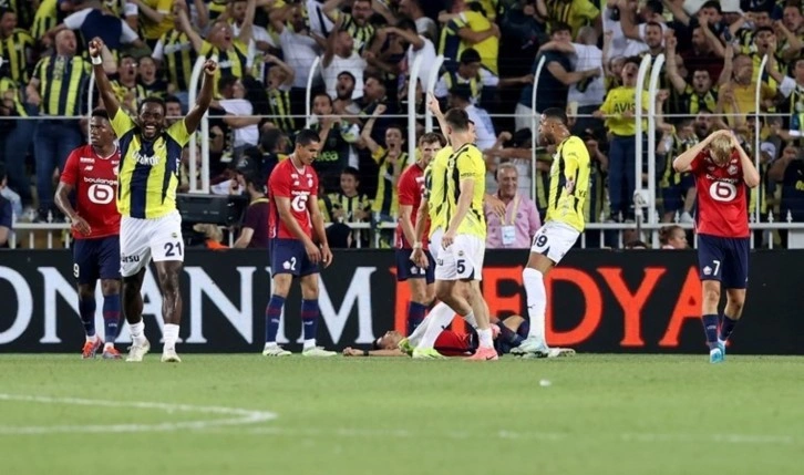 Sahaya yabancı madde atılmıştı: UEFA'dan Fenerbahçe'ye ceza!