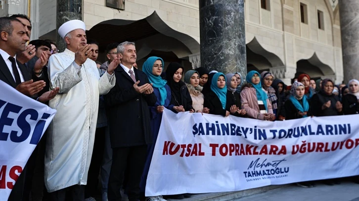 Şahinbey Belediyesi 177 öğrenciyi daha Umre’ye uğurladı