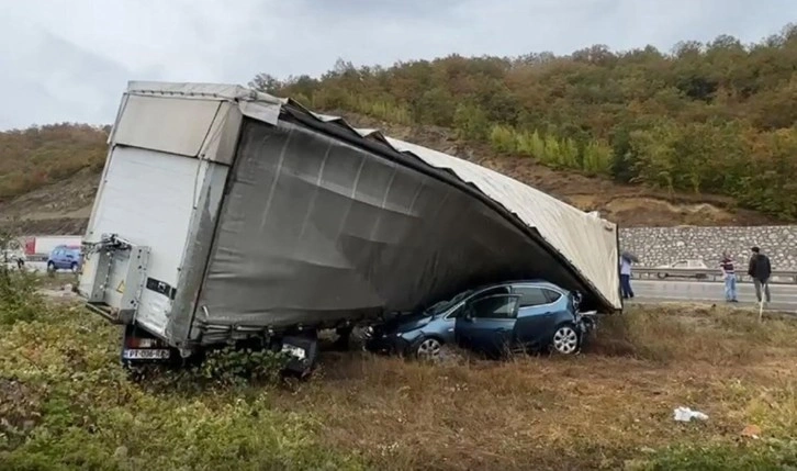 Samsun’da sağanak yağış kazaya neden oldu: Çok sayıda yaralı var