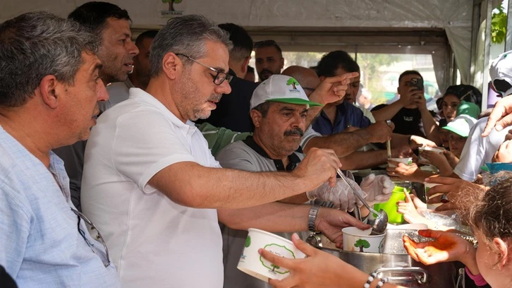 Şehitkamil Belediyesi'nden aşure ikramı