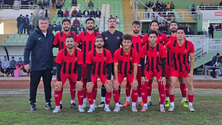 Şehitkamil Belediyespor 3 puanla döndü