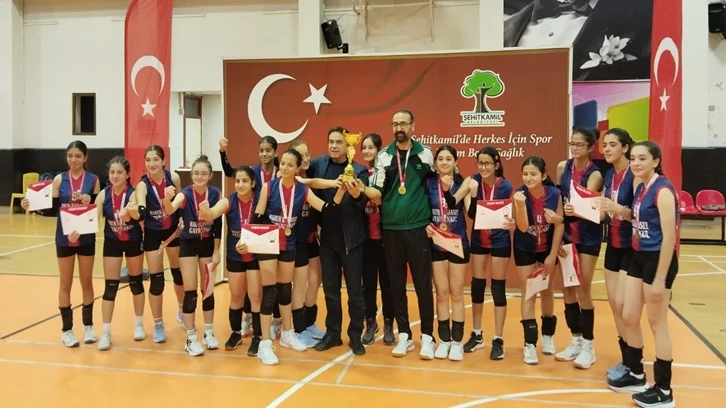 Şehitkamil'de Yıldız Kızlar voleybol turnuvası