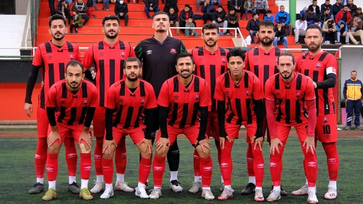 Şehitkâmil Belediyespor zirve yarışını sürdürdü