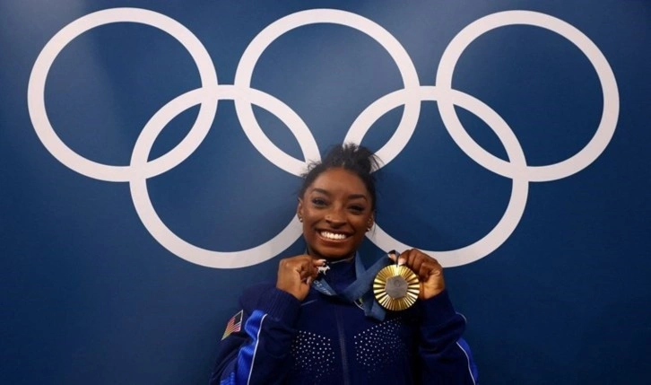 Simone Biles'tan bir altın madalya daha