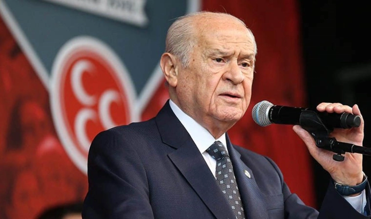 Siyasilerden Devlet Bahçeli'ye 'geçmiş olsun' mesajı