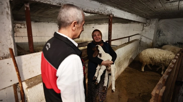 Tahmazoğlu, Gerciğin Köyü’nde hayvan desteğinde bulundu