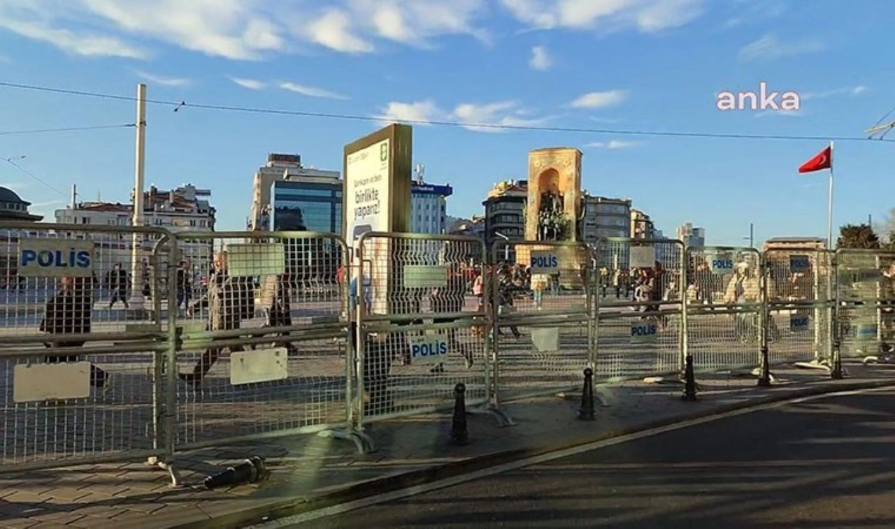 Taksim'de '8 Mart' hazırlığı: Bariyerler konuldu