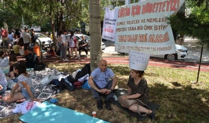 TBMM’de tartışmalı Öğretmenlik Meslek Kanunu görüşmeleri ertelendi