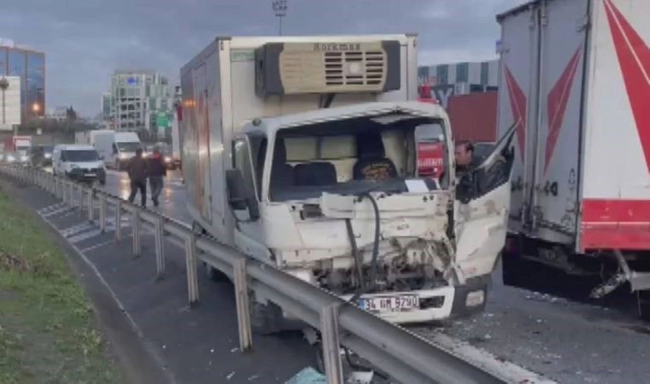 TEM otoyolunda zincirleme kaza: Yaralı var!