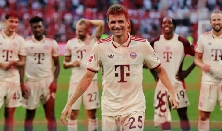 Thomas Müller tarih yazdı: Bayern Münih Bundesliga'da 2'de 2 yaptı!