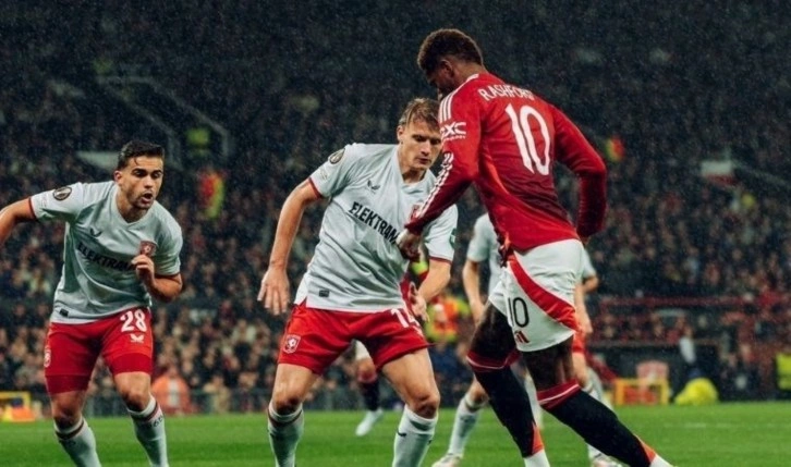 Twente'den Manchester United'a Old Trafford'da çelme!