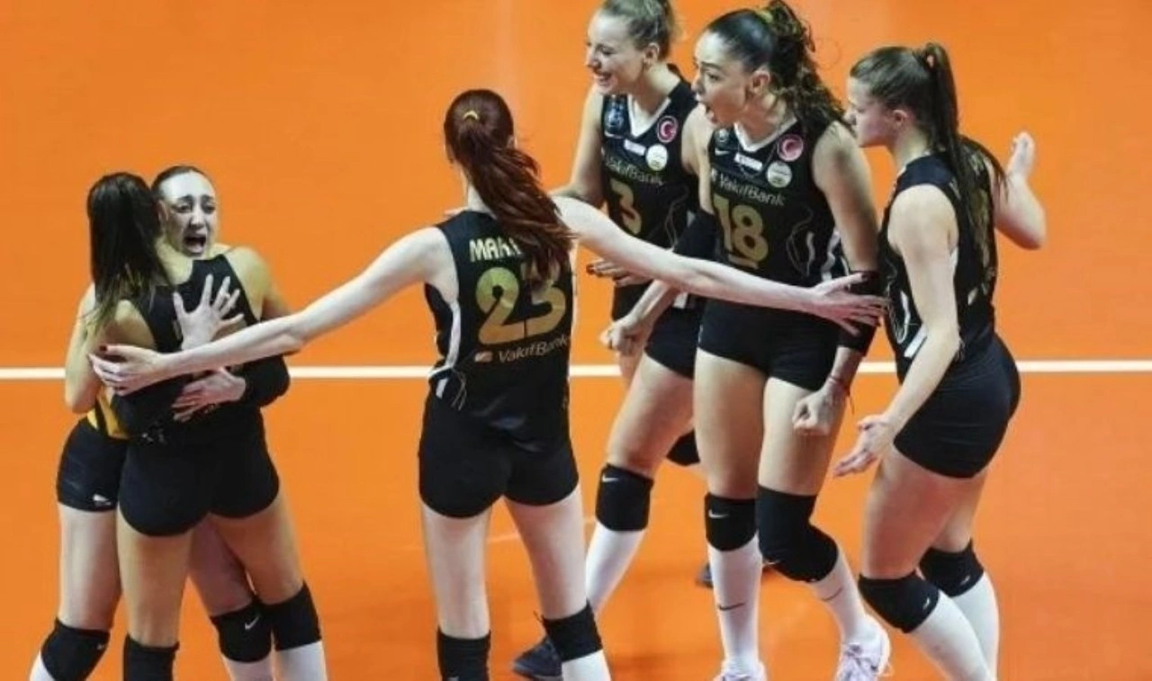 Vakıfbank, CEV Şampiyonlar Ligi'nde yarı finalde! Müthiş mücadele 'Altın Set' ile bit