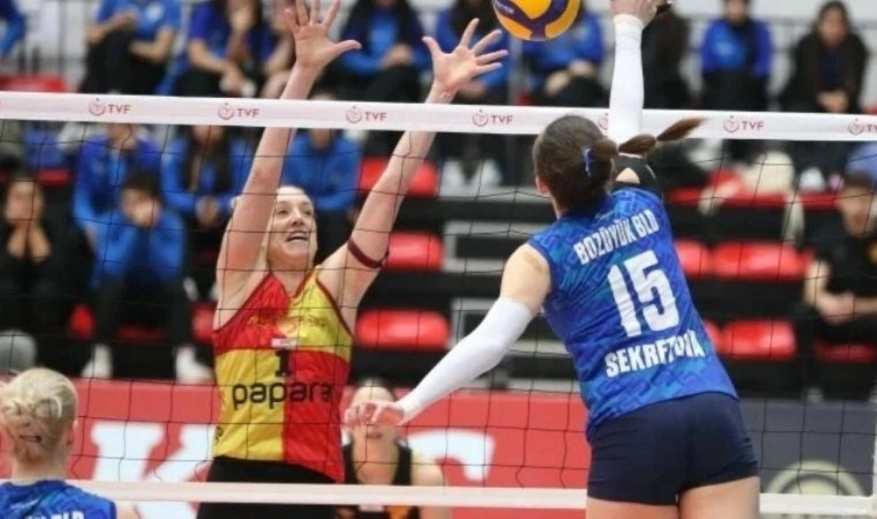 Voleybolda KFC Kadınlar 1. Ligi yarı final etabı Alanya'da başladı