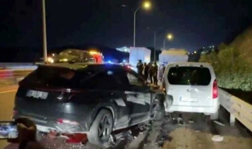 Afyonkarahisar'da 13 araçlık zincirleme kaza: 22 kişi yaralandı!