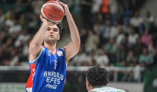 Anadolu Efes deplasmanda rahat kazandı!