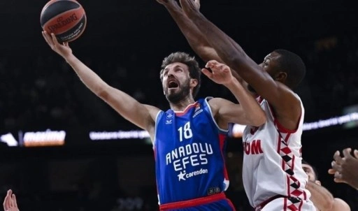 Anadolu Efes'e evinde Monaco şoku!