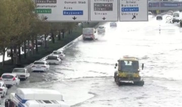 Ankara'da sağanak hayatı olumsuz etkiledi