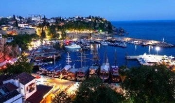 Antalya Kaleiçi'nde yurttaşlar eğlence işletmelerinin gürültüsü nedeniyle uyuyamıyor