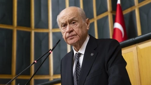 Bahçeli: Belediye başkanlarının Cumhurbaşkanlığı adaylığına soyunmaları namertliktir