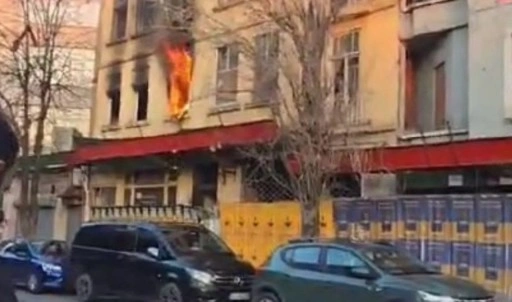 Beyoğlu’nda boş binada yangın çıktı