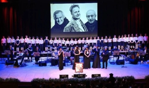 Büyük Türk şairi Nâzım Hikmet şiirlerle, şarkılarla ve danslarla anıldı