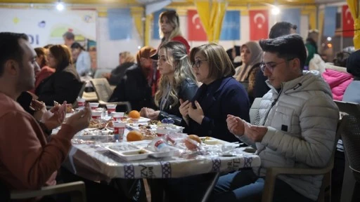 Büyükşehir'in iftar çadırlarına yoğun ilgi