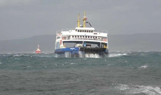 Çanakkale'de feribot seferlerinin bazıları iptal edildi