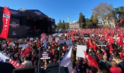 CHP'den Beşiktaş'ta 'Teröre ve Şiddete Karşı Yaşam Hakkı' mitingi