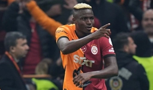 Devre arasında ayrılacağı iddia ediliyordu: Victor Osimhen'den transfer yanıtı!