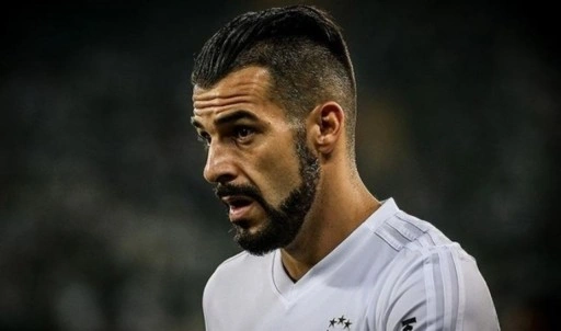 Eski Beşiktaşlı futbolcu Alvaro Negredo kariyerine son verdi