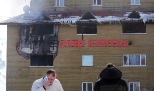 Faciaya sahne olan Grand Kartal Hotel'in eski fotoğrafları ortaya çıktı