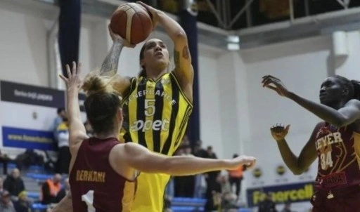 Fenerbahçe evinde Umana Reyer'i devirdi, liderliği garantiledi