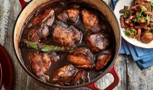 Fransız mutfağının enfes lezzeti: Coq au Vin tarifi