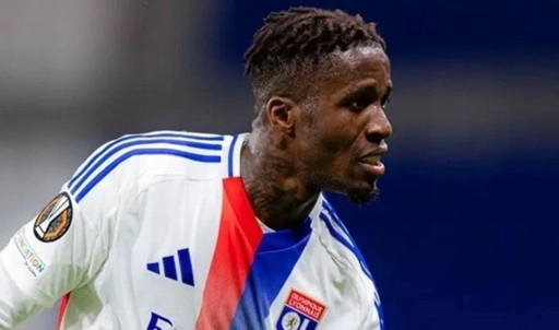 Galatasaray transferi resmen açıkladı: Wilfried Zaha'nın yeni adresi belli oldu!