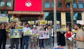 Hayvanseverlerden AKP’li Fatih Belediyesi’nin önünde protesto: ‘Bu yasayı uygulatmayacağız’