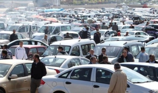 İkinci el oto pazarında yılsonu hareketliliği: Alıcılar hasarsız araç bulamadı!