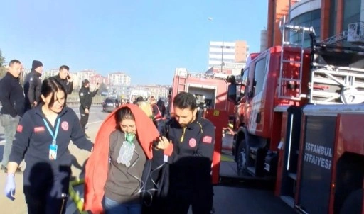 İstanbul'da mobilya mağazasında korkutan yangın!