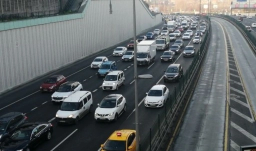 İstanbul'da sabah saatlerinde trafik yoğunluğu!