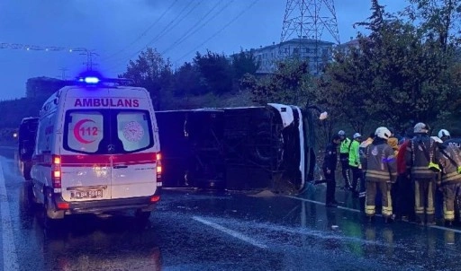 İstanbul'da yolcu otobüsü devrildi: Ölü ve yaralılar var!