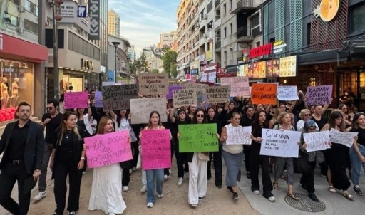 İzmir’de kadın cinayetlerine tepki: ‘Sessiz kalmak, suça ortak olmak demektir’