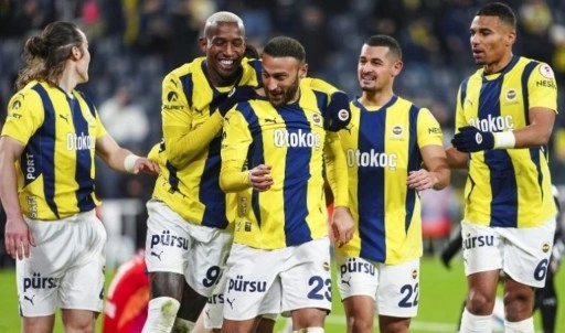 Kadıköy'de gol yağmuru! Fenerbahçe, Erzurumspor karşısında farka koştu!