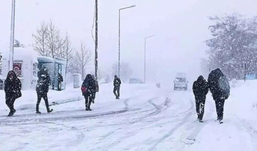 Kar yağışı eğitimi durdurdu: İşte eğitime ara verilen iller ve ilçeler...