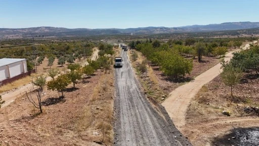 Karpuzkaya-Serintepe yolu yenilendi