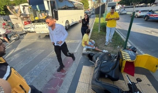 Manavgat’ta adliye önünde motosikletler çarpıştı: 3 yaralı