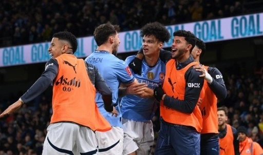 Manchester City, Reilly ile turladı!