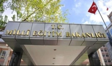 MEB’den öğretmene yine kıyafet ayarı: Eğitimcilerden tepki yağdı