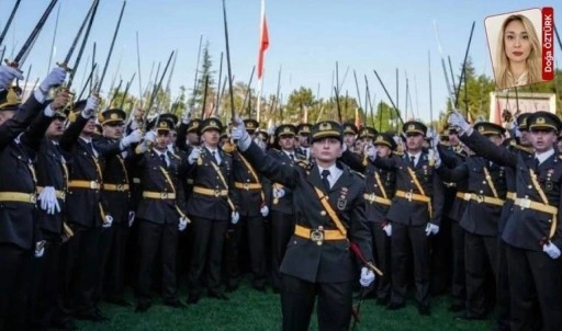 Mustafa Kemal’in askerleriyiz yemini eden 5 teğmen ihraç edildi: Tarihe kara leke