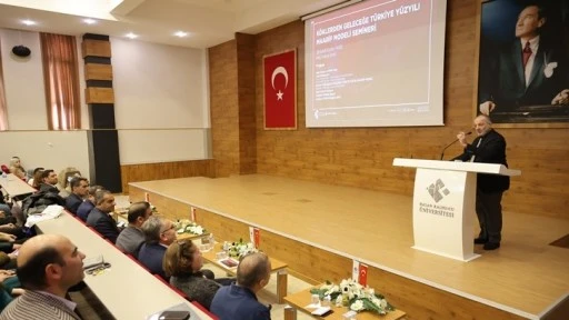 HKÜ’de “Türkiye Yüzyılı Maarif Modeli” semineri 