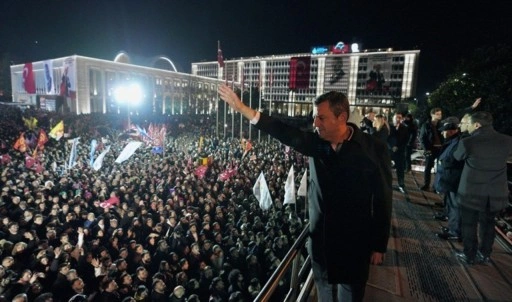 Özgür Özel geceyi Saraçhane'de geçirecek: Yarın da yurttaşlara seslenecek!