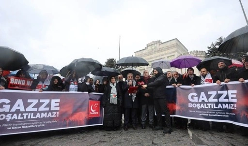 Saadet Partisi'nden Beyazıt Meydanı'nda Trump'ın 'Gazze' açıklamasına tepki